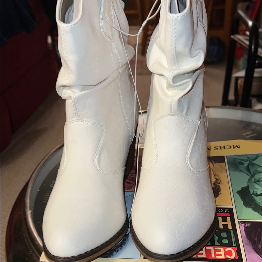 Charles Albert White Heeled Boots